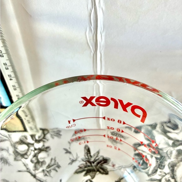 Pyrex Glass Measuring Cups Set - Picture 11 of 14